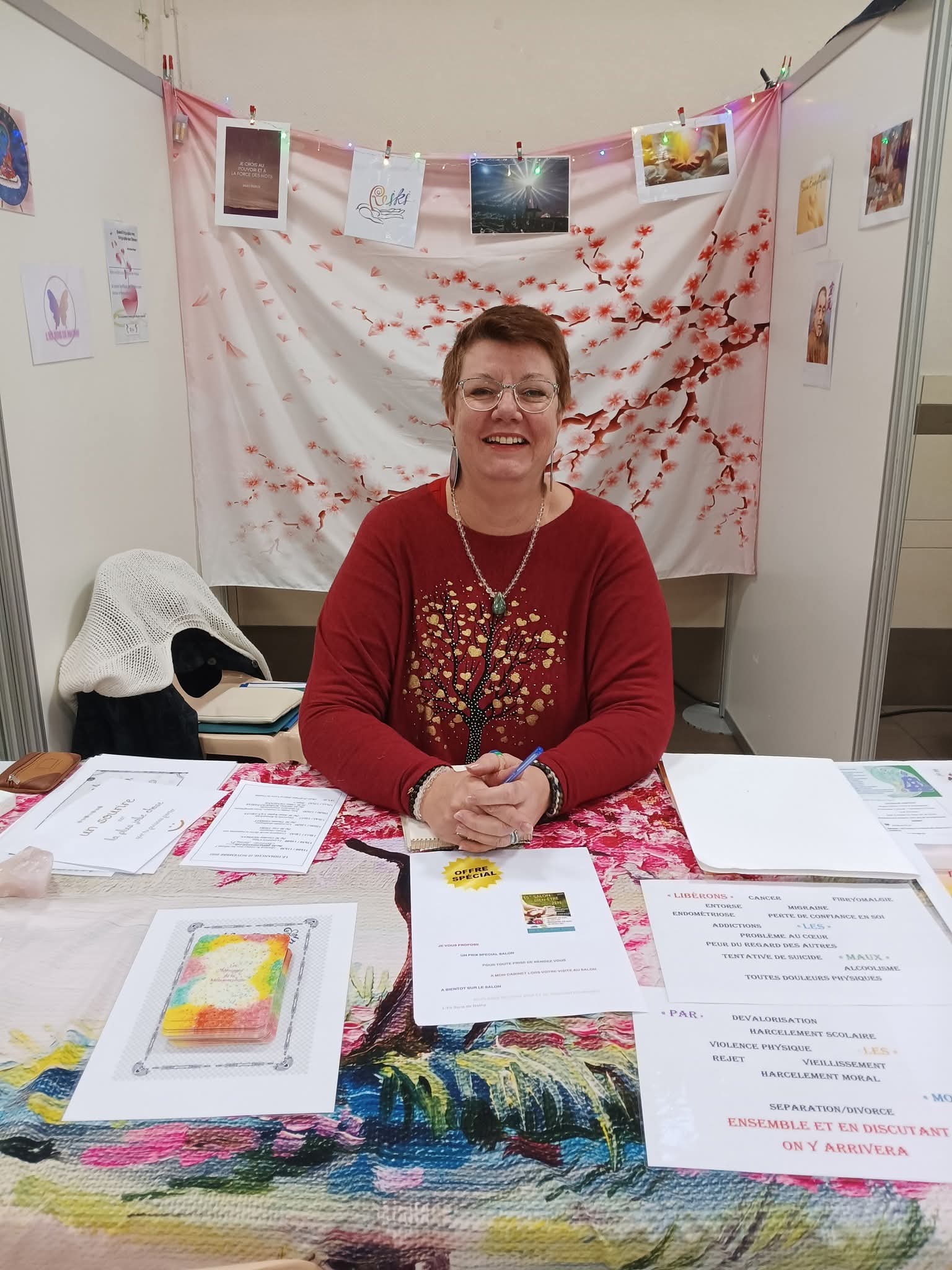 Nathalie Demoury, praticienne Reiki et Lahochi, dans son espace de soin à Brébières